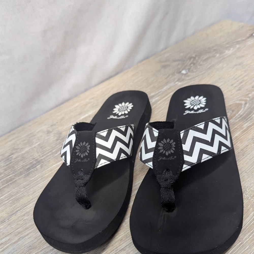 Yellow Box Black & White Chevron Flip Flop Sandals